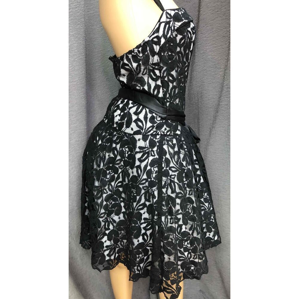 Appropriate Behavior Black Lace Strapless Tie Wai… - image 3